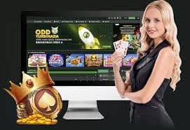 DM9999 ငါးပစ်ဂိမ်း တွင် ပင်လယ်အောက် ငါးများကို ပစ်ချနေသောမြင်ကွင်း